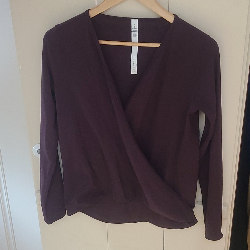 Lululemon top